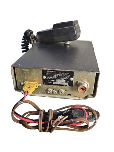 VTG Midland International CB Radio Model 13-830 Transceiver & Mic - Picture 4 of 5