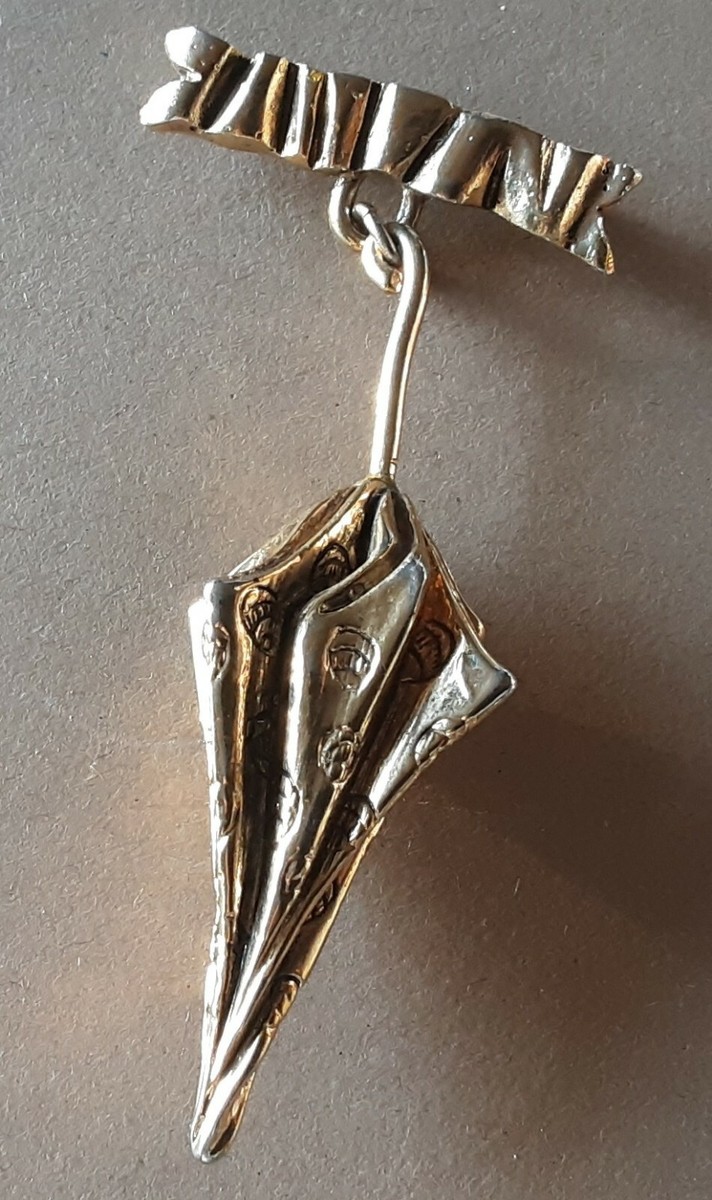 Broche Vintage Chantal Thomass Parapluie - Rhodié Doré Or Fin, Avec Pampilles, Bon état