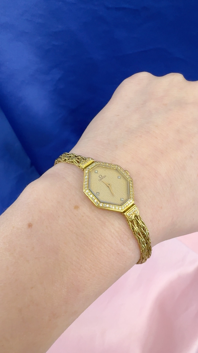✨OMEGA✨オメガ✨Geneve✨デイト✨ゴールド文字盤✨腕時計✨ Vintage 1983 Ladies' Omega Geneve 18K Yellow Gold watch with