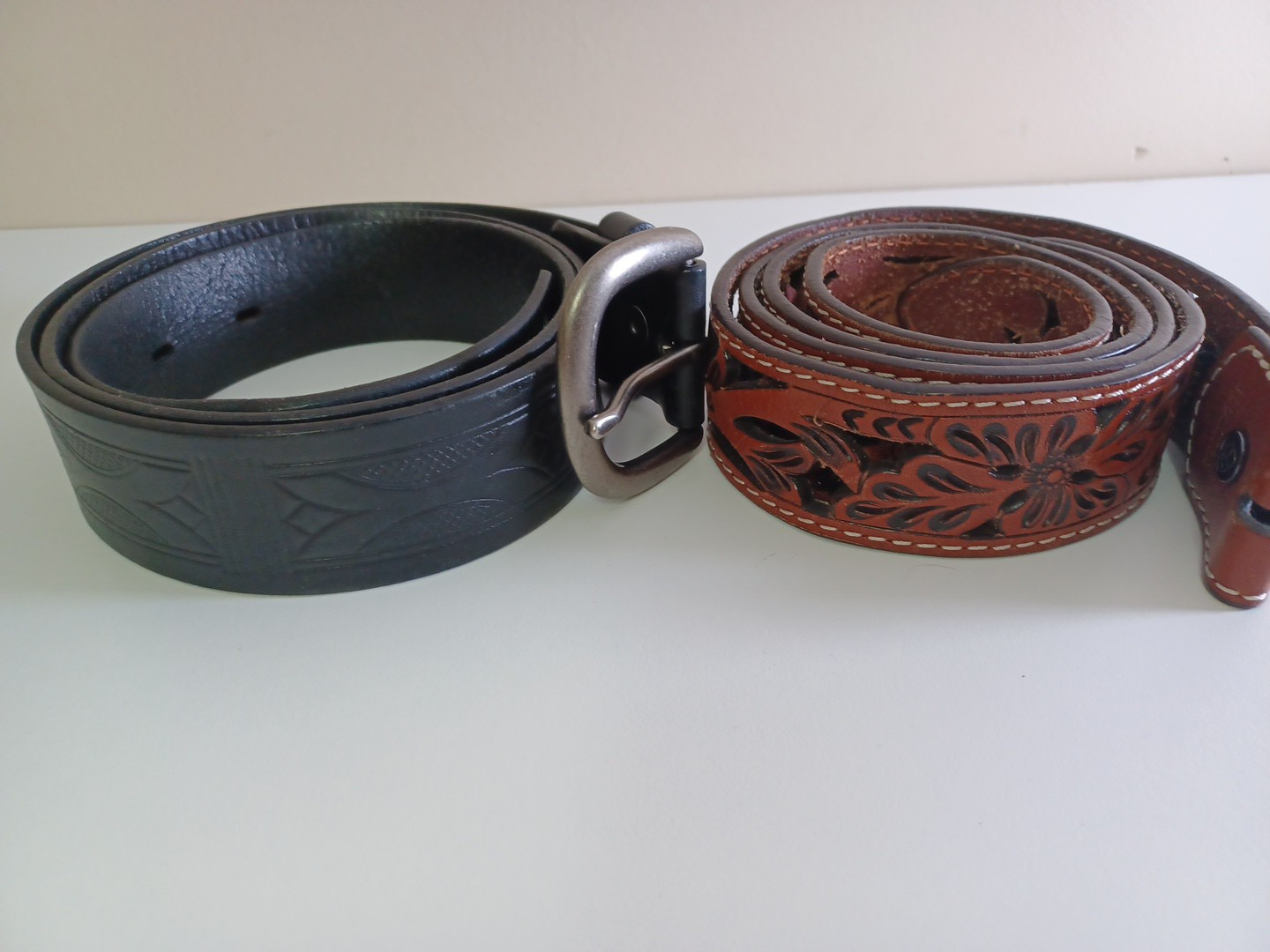 Ariat Western Leather Belt & Levi's Black Embossed Belt Bundle for Women-image