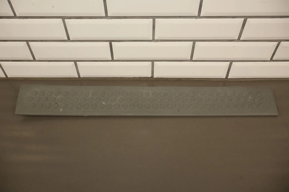 99-04 Ford F350 F250 Crew Cab Sill Plate Set (4) Medium Flint 3E - Image 2 of 4