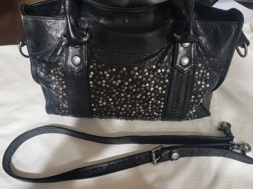 FRYE a Rare find DEBORAH Bolso de Mano Cartera con Tachuelas de Cuero Negro Foto 2 de 4