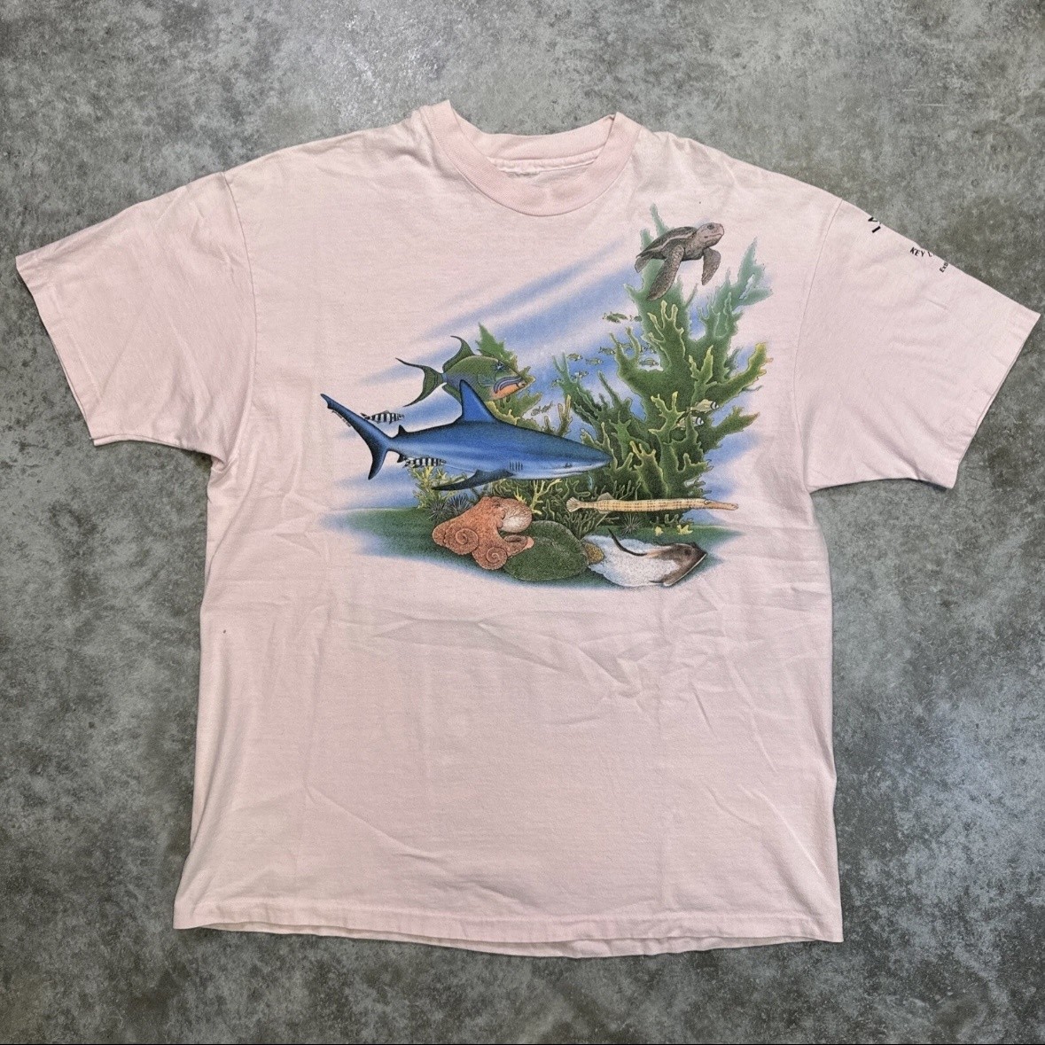 Vintage Images USA Shirt Mens Extra Large Pink Ocean Reef Shark Turtle Tee 90s