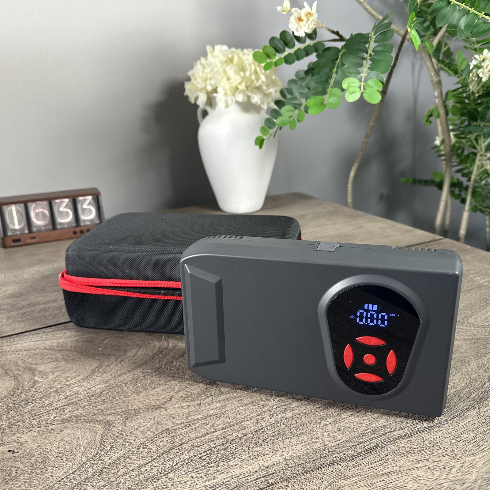 20000mAh Car Jump Starter Air Compressor Peak 12V Power Bank USB Port Flashlight