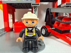 LEGO DUPLO (5601) Fire Station - Firehouse Fire Rescue Dog - Incomplete - Read