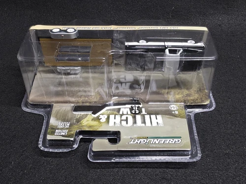 Greenlight Hitch & Tow 1971 Chevrolet Cheyenne Truck and Flatbed Trailer - Picture 5 of 8