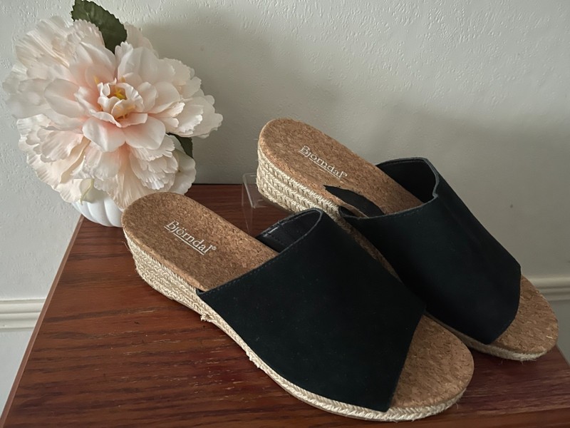 Bjorndal Black Suede Espadrille 1 1/2" Slide Sandals New/See Description!