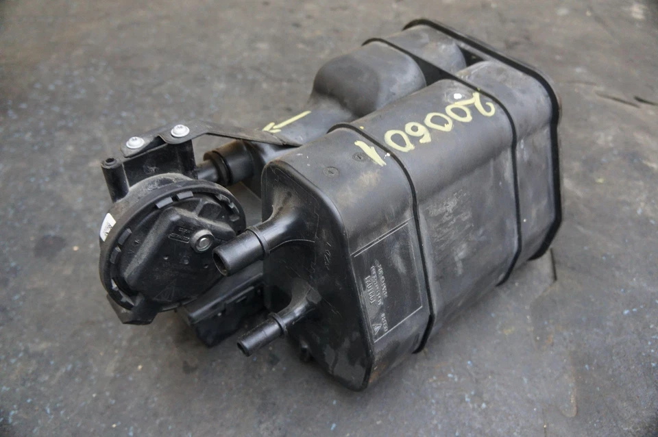 Filtro de emisiones bote de vapor de carbón OEM Porsche Cayman GT4 981 2016 *NOTA* Foto 4 de 4