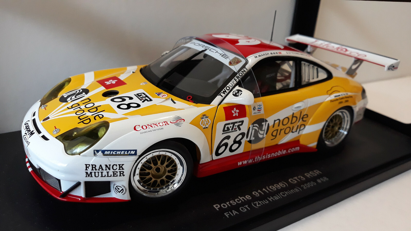 PORSCHE 911 996 GT3 RSR 2005 # 68 FIA 1/18 AUTOart 80582 voiture miniature coll.
