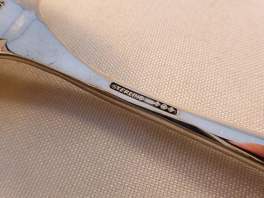 Ложка сервировочная столовая Baltimore Rose-Schofield из чистого серебра - Изображение 3 из 3