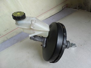 TOYOTA YARIS P9 BJ08 BREMSKRAFTVERSTÄRKER MIT HAUPTBREMSZYLINDER 47200-0D171