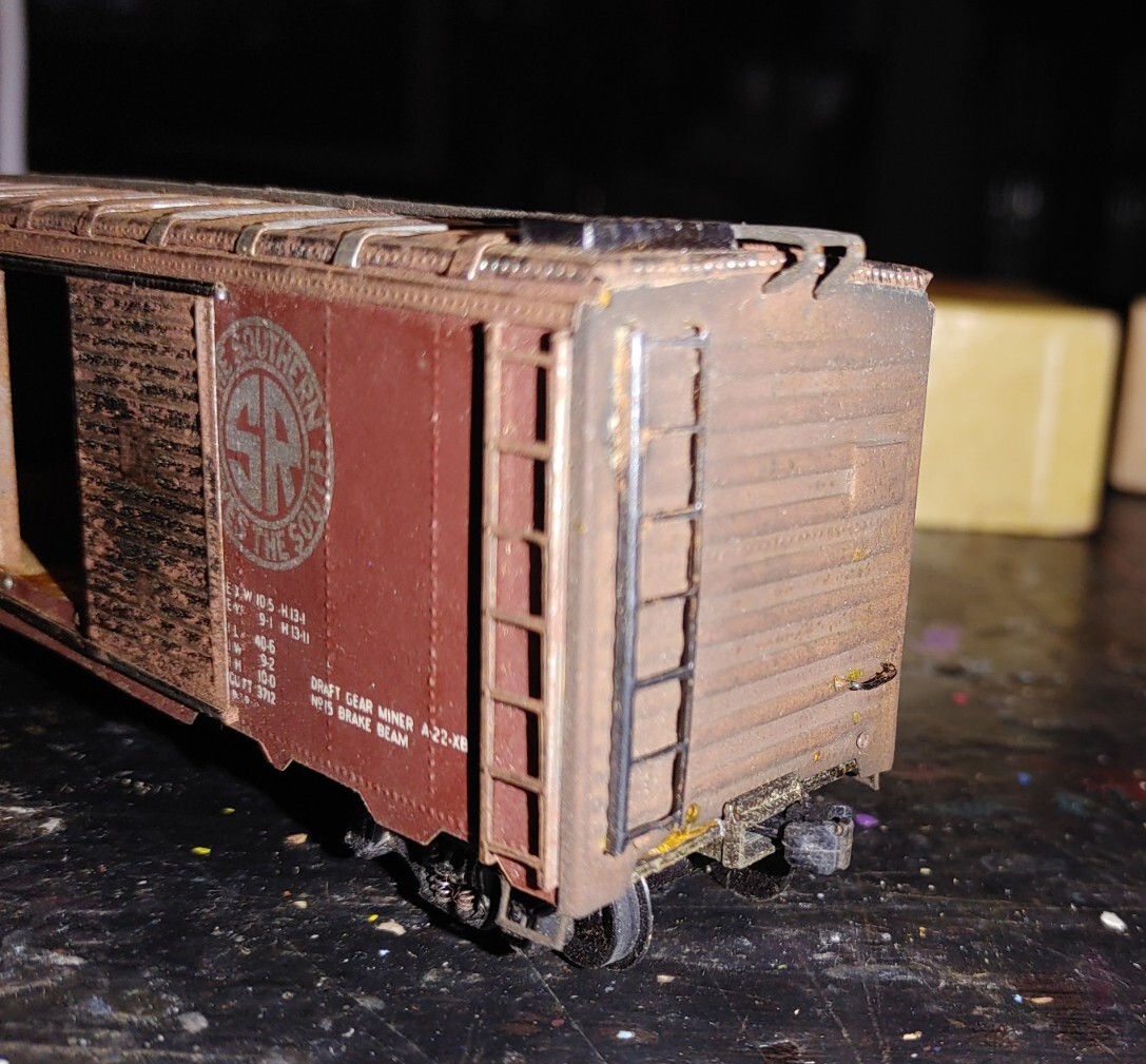 Vintage HO Scale Box Car Southern 10065 With Wood Deck Many Trains