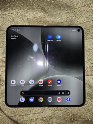 Google Foldable Smartphone Gray/Black Android Wi-Fi Bluetooth USB Type-C NFC