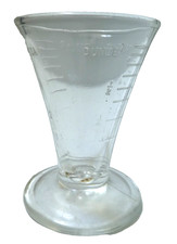 VINTAGE SCIENTIFIC GLASS WARE BEAKER MEDICINE CHEMIST SMALL MEASURING GLASS