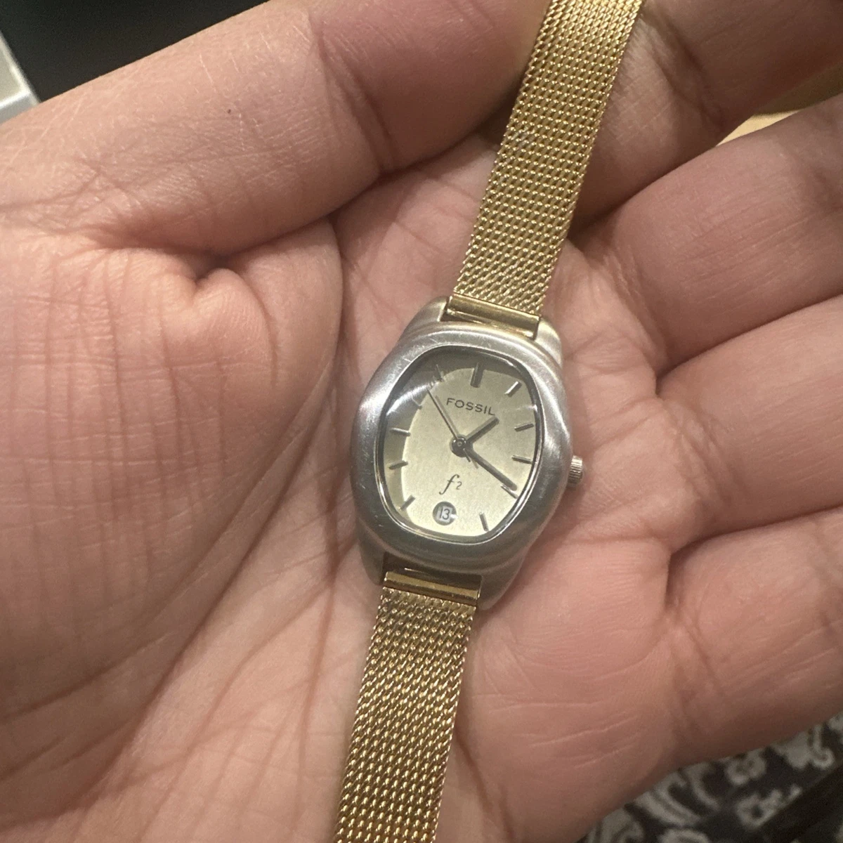 Pulsera De Acero Inoxidable Dorado Fossil Para Mujer - Brazalete Abierto, Acabado Pulido, 6.5 Cm