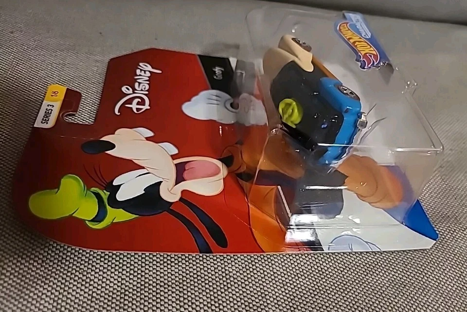 Hot Wheels Disney Character Cars GOOFY 2019 Foto 3 de 4