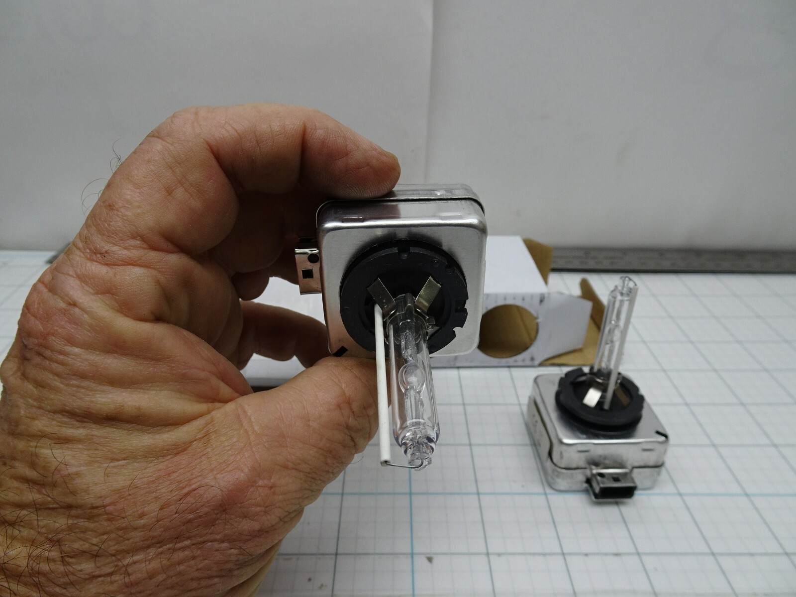 Fits GMC Chevrolet GM 88979814 D1R HIB Headlight Bulb Xenon QTY 2  