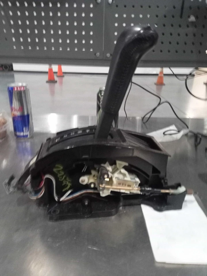 2004 Nissan Pathfinder Automatic Transmission Shift Lever Assembly, 139K Miles — 第 4/4 张图片