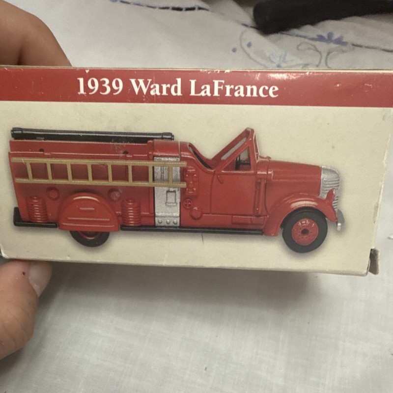 Ward LaFrance 1939 Fire Dept Diecast Fire Truck Model, Firefighting & Rescue