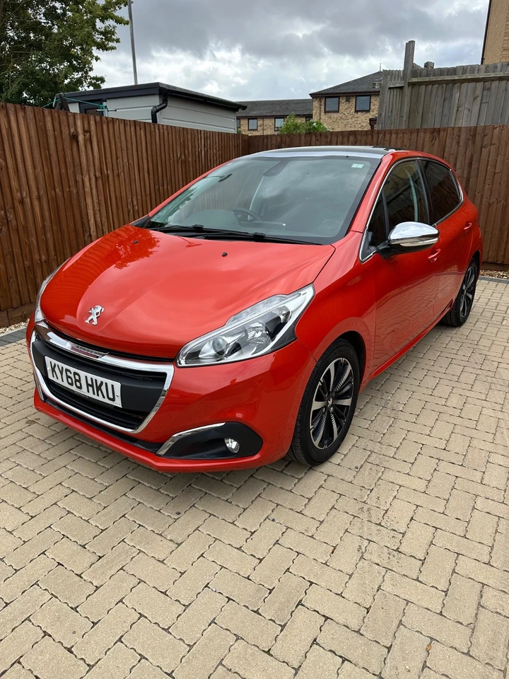 2018 Peugeot 208 1.2 PureTech Tech Edition EAT Euro 6 Hatchback Petrol 16k miles - Image 3 of 4