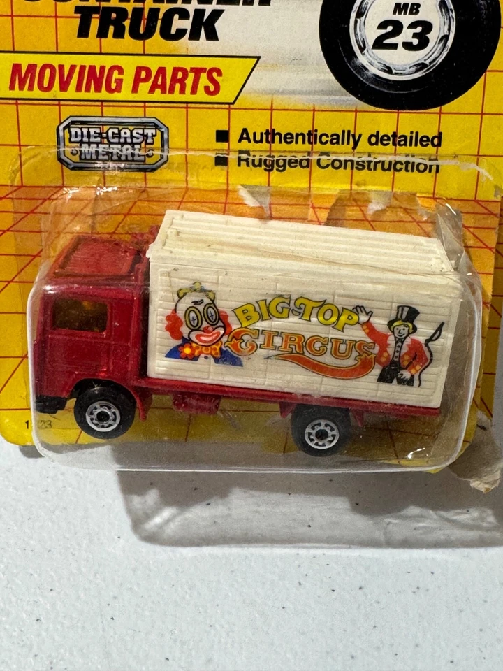 1991 MATCHBOX SUPERFAST THE #23 VOLVO CAMINHÃO CONTÊINER VERMELHO COM CAIXA BRANCA NOVO - Imagem 2 de 4