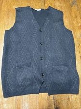 Knit Vest Mens XL Gray Pockets Casual Active New Trend Button