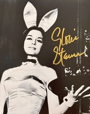 GLORIA STEINEM HAND SIGNED 8X10 JOURNALIST SOCIAL POLITICAL ACTIVIST FEMINISM