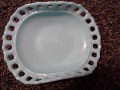 Beautiful Green Milk Glass Banana Boat soft color Great 4 yur collection 3'' tall