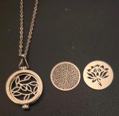 LBVYR Interchangeable Necklace Silvertone 3/Pendants 1- 20'' Adj Chain ''3 Looks''