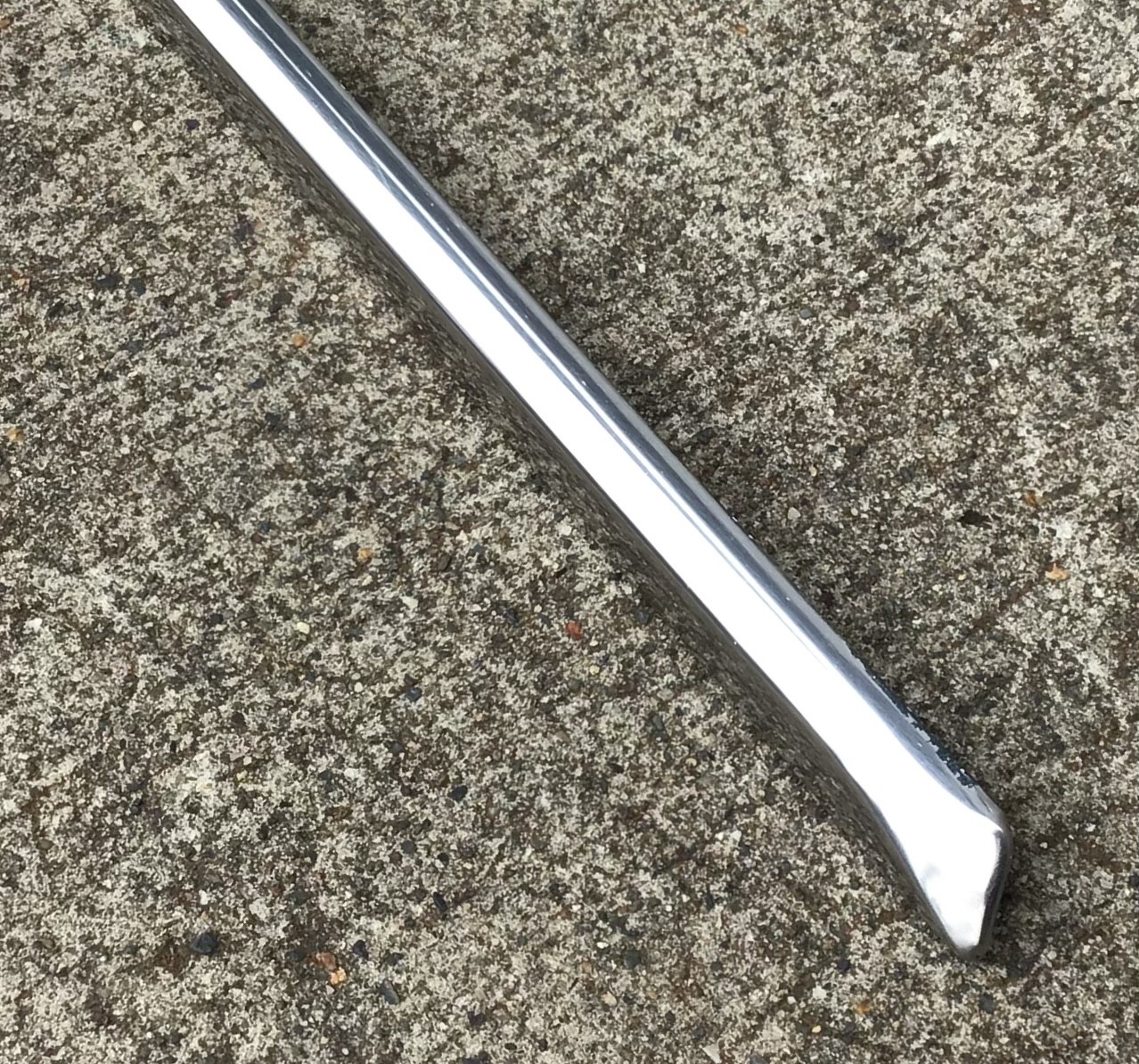 1965-1980 Rolls Royce Silver Wraith / Shadow Right Lower Rocker Molding Trim
