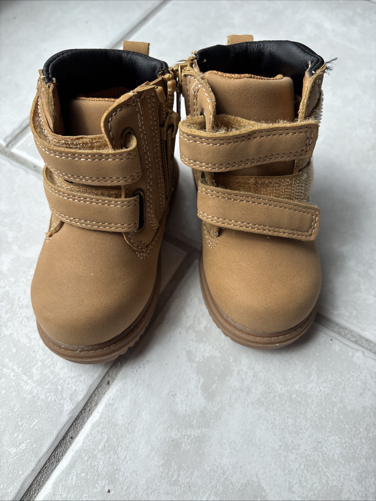 Kids Boots Size 4