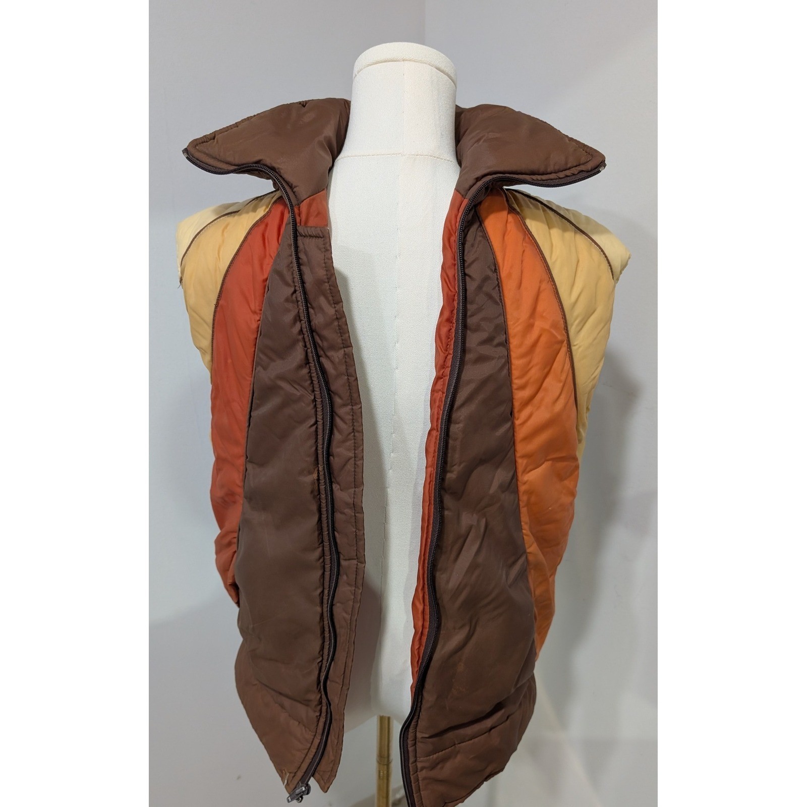 Vintage Sears & Roebuck 70s or 80s Puffer Vest Zip Up Retro Outdoor Boys XL