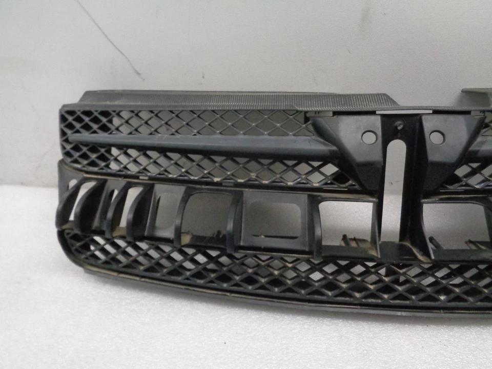 Rejilla del radiador delantero negra Toyota Sienna 2004-2005 53111-AE010 OEM NS511186 Foto 4 de 4