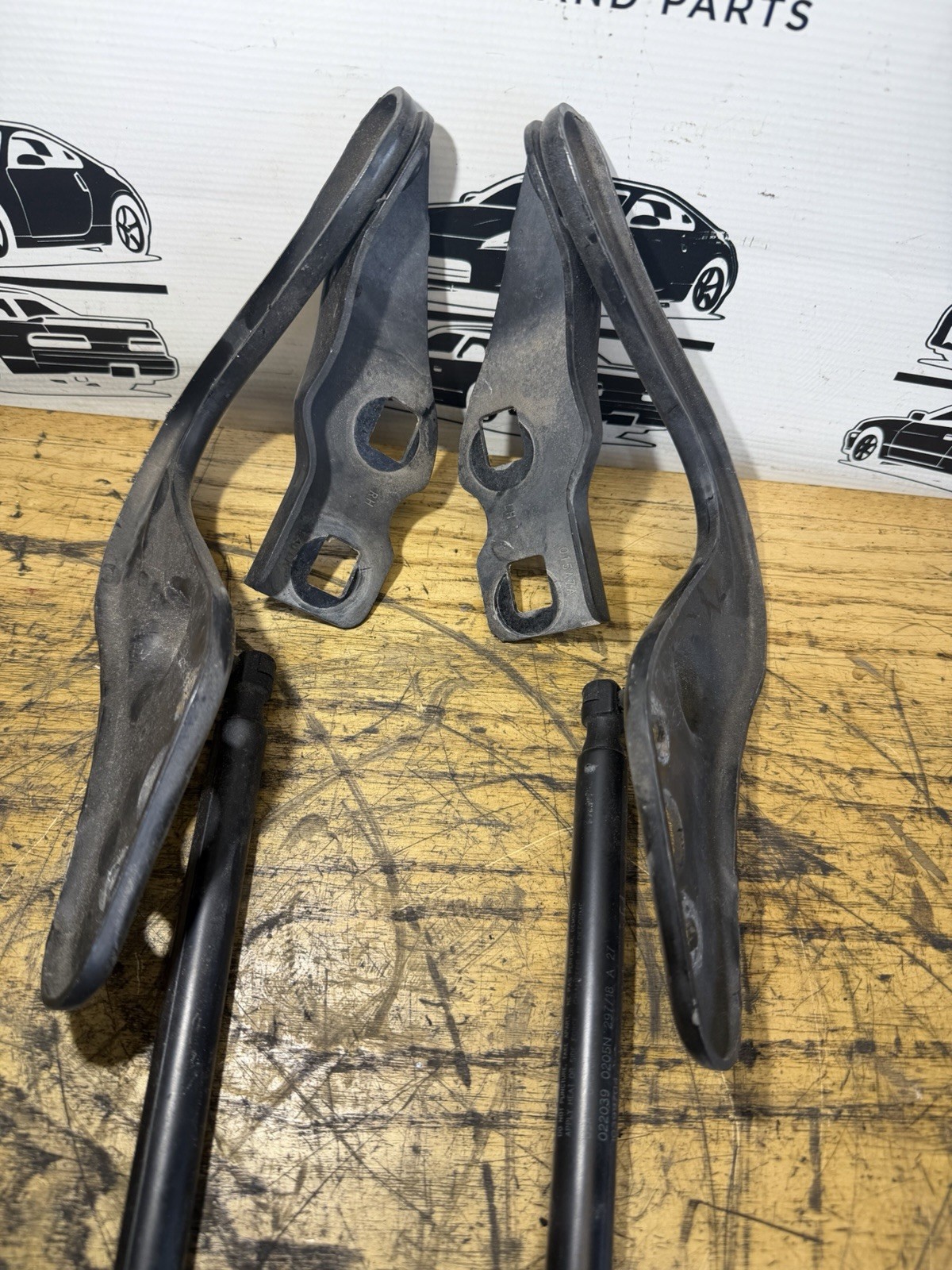 Chevrolet Corvette 2005-2013 Front Right Hood hinges Set