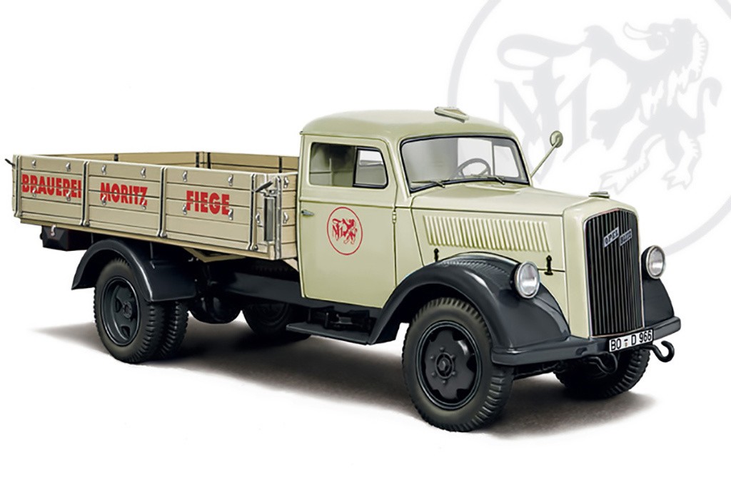 Italeri 1:24 Opel Blitz Classic Truck Plastic Model Kit