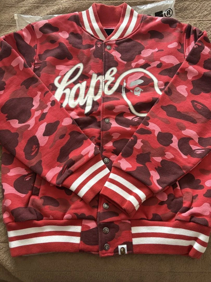 A BATHING APE (BAPE) Giacca da stadio mimetica Bape BAPE rossa UOMO JP taglia M usata in ottime condizioni