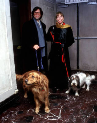 Actress Mary Tyler Moore husband Dr Robert Levine at the 116t- 1992 Old Photo 5