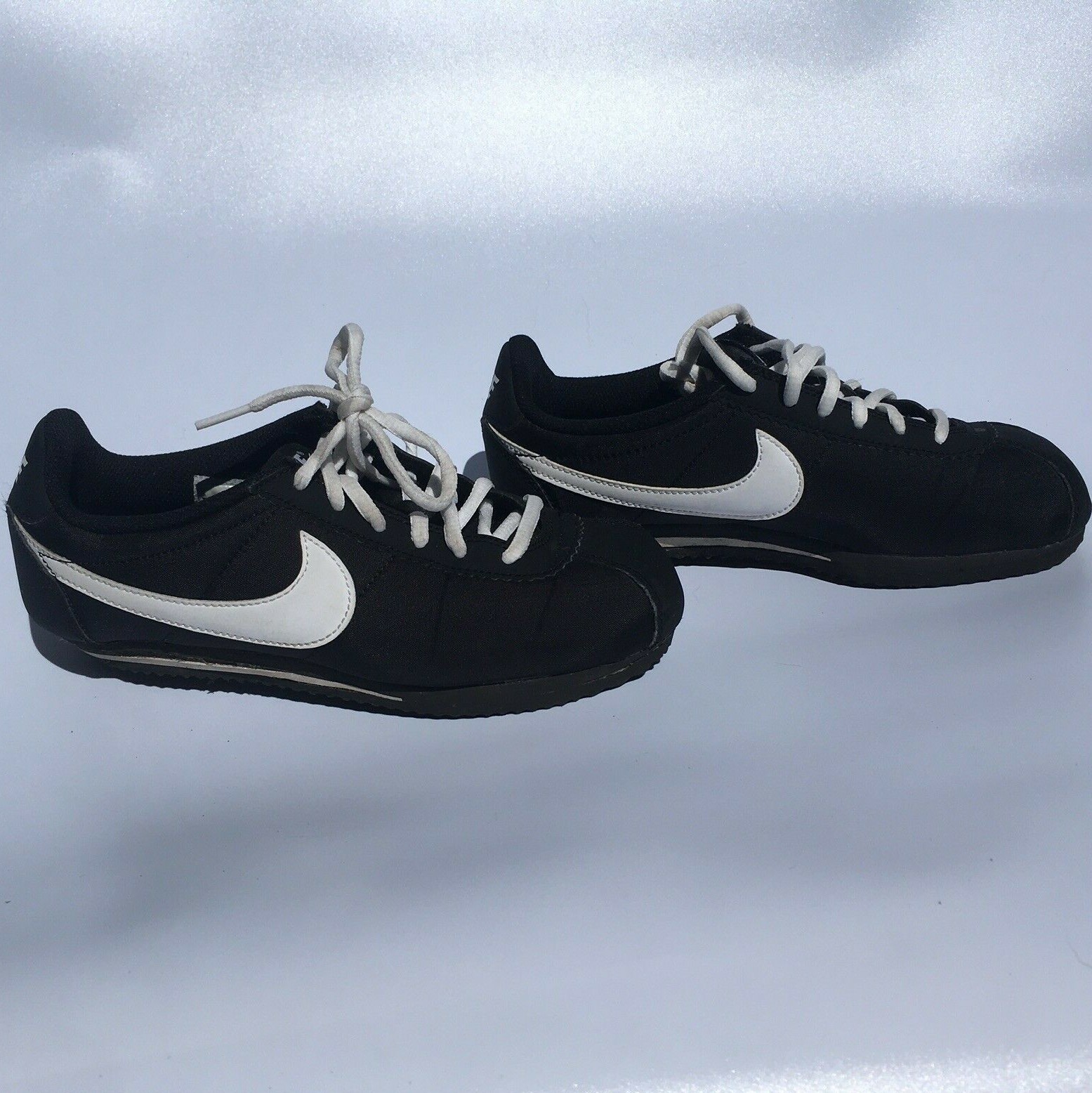 White Swoosh Youth Unisex Tennis Shoes 