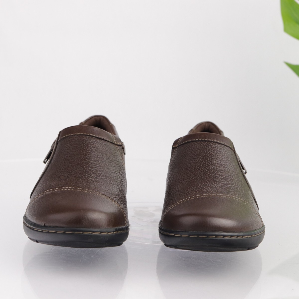 Clarks Cora Giny Brown Leather Slip-On Loafers Size  8.5 M Clarks Womens Cora Giny Loafer Size 8.5 Zip Shootie Brown  main image 2