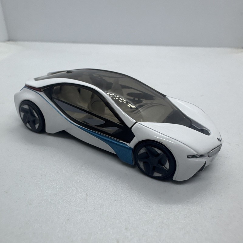 MINT LOOSE BMW Vision Efficient Dynamics 1/64 Scale Free Wheel i8 concept car