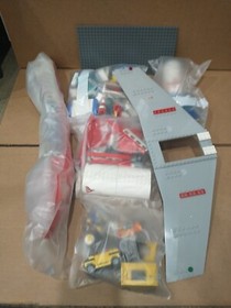 LEGO 3182 CITY: Airport 100% Complete w/ 5 Figs + Manuals + Box (Holes One Side)