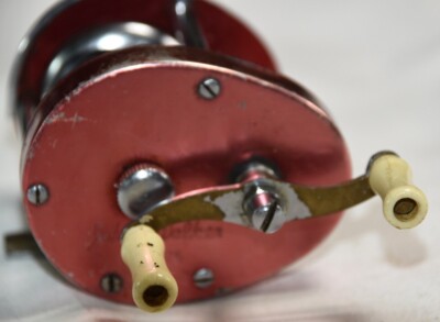RARE JOHNNY WALKER No.975 MADE IN JAPAN BAIT CASTER FISHING REEL