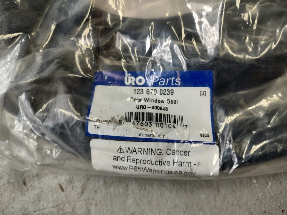 URO Parts 1236700239 Sello Ventana Trasera Para 77-85 Mercedes-Benz 230 240D 280E 300D Foto 3 de 3