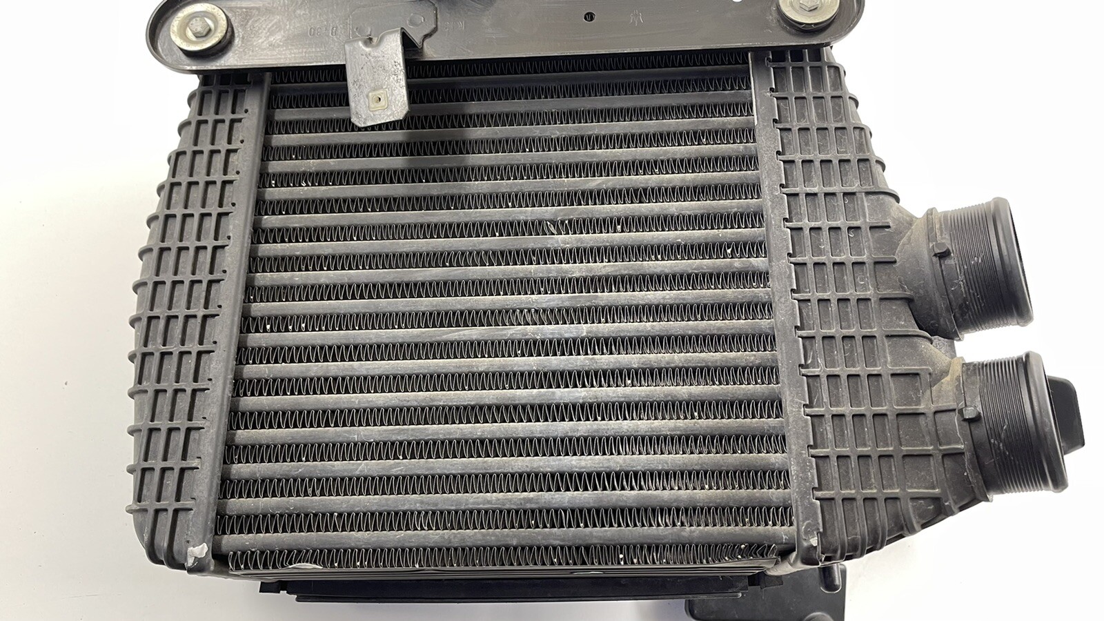 14-17 MASERATI GHIBLI DRIVER LEFT TURBO INTERCOOLER W/ DUCT 670009834 OEM