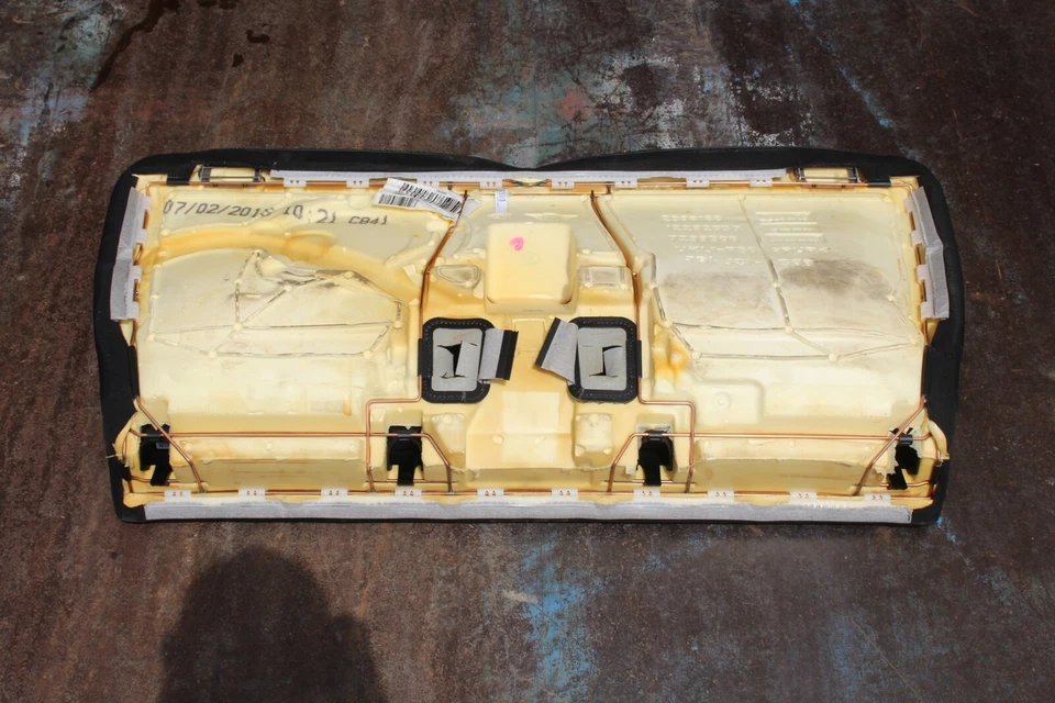 Cojín inferior del asiento trasero OEM Mini Cooper F56 14-19 cuero sintético negro Foto 4 de 4