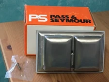 NEW PASS & SEYMOUR SS WEATHERPROOF PLATE 1 GANG DUPLEX RECEPTACLE 2 COVERS HORIZ