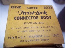 HUBBELL   SUPER  3523  TWIST LOCK 