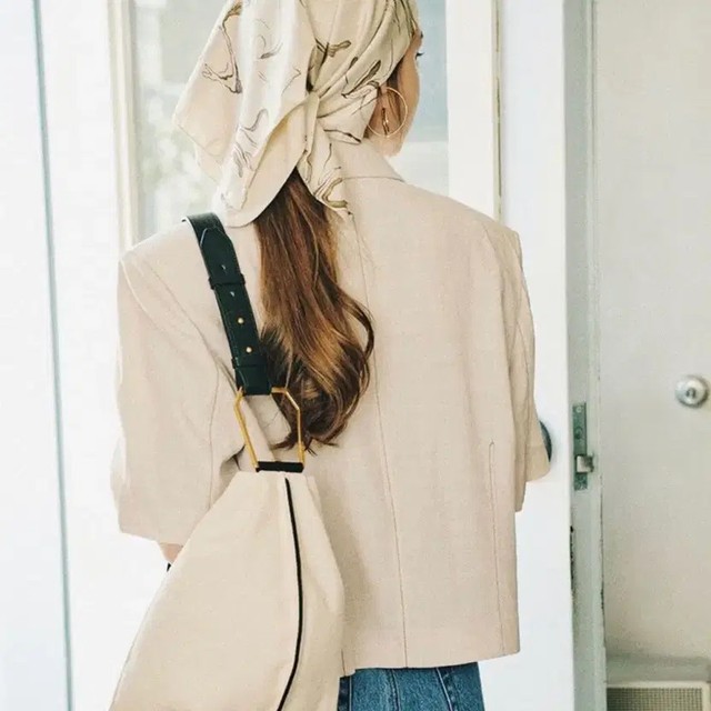 Luveur Trumpet Canvas Shoulder Bag