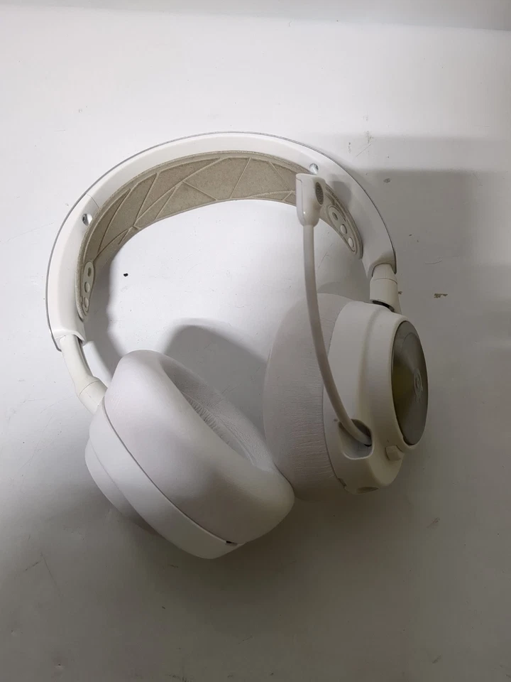 SteelSeries - Arctis Nova Pro Wireless Multi Gaming Headset for PC, PS5, PS4 - Image 4 of 4