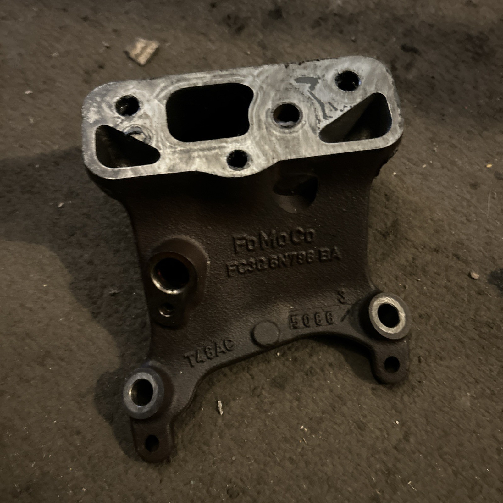 6.7 Ford Power Stroke Turbo Pedestal FC3Q-6N788-BA